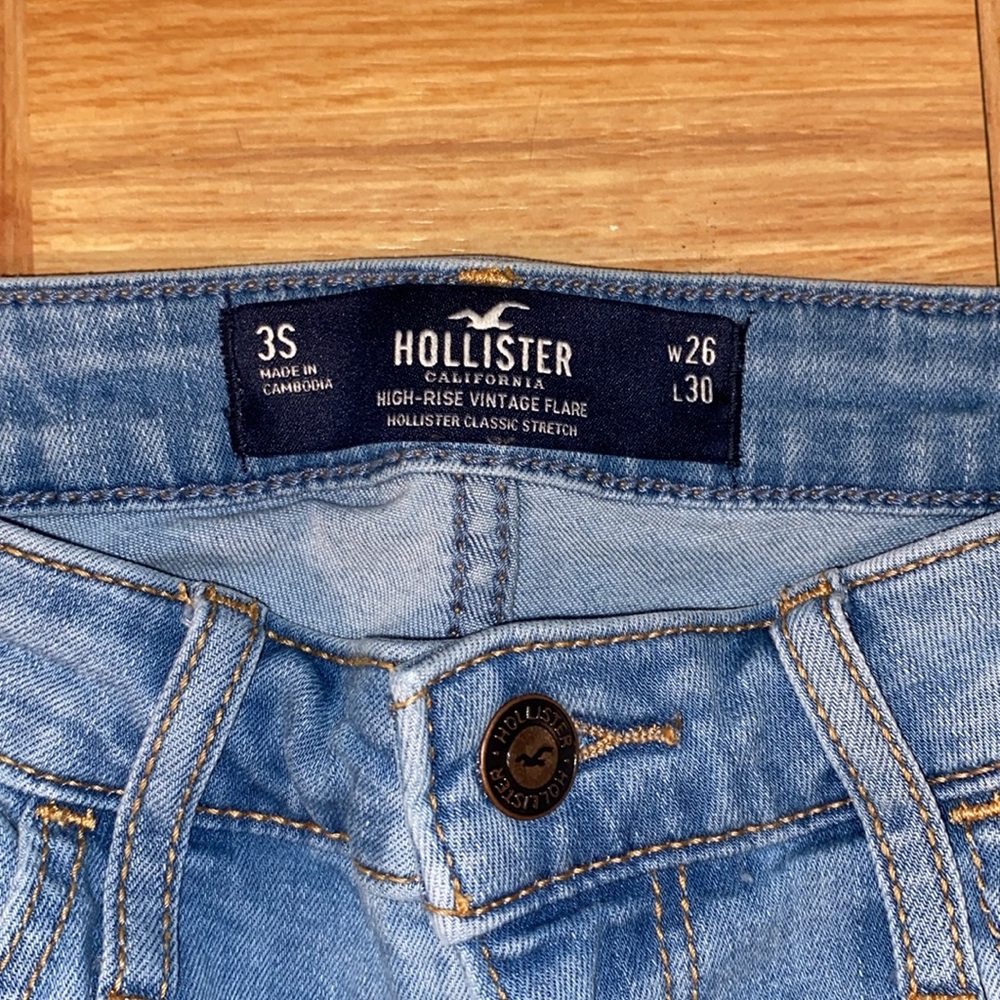 HOLLISTER High Rise Vintage Flare Jeans (Light wash)